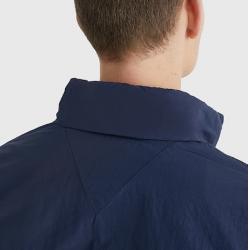 VESTE TEINTE EN PLONGÉE À COL ENTONNOIR