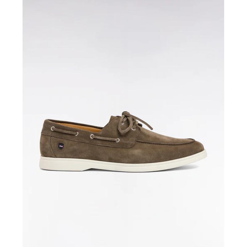 Chaussures bateau en cuir suédé kaki